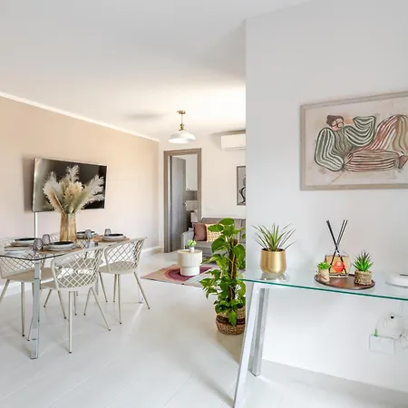Apartment Attico180 - Attico In Centro Con Terrazza - Wifi E Netflix *
